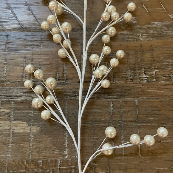 Pearl White Berry Stems or Picks - Picture 2 of 7